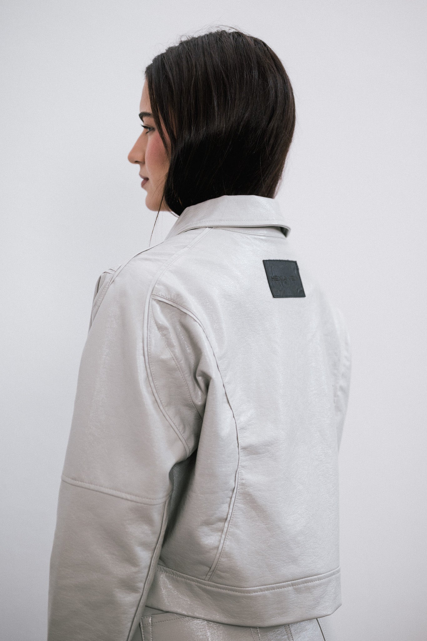 Campera Over Bone de simil cuero
