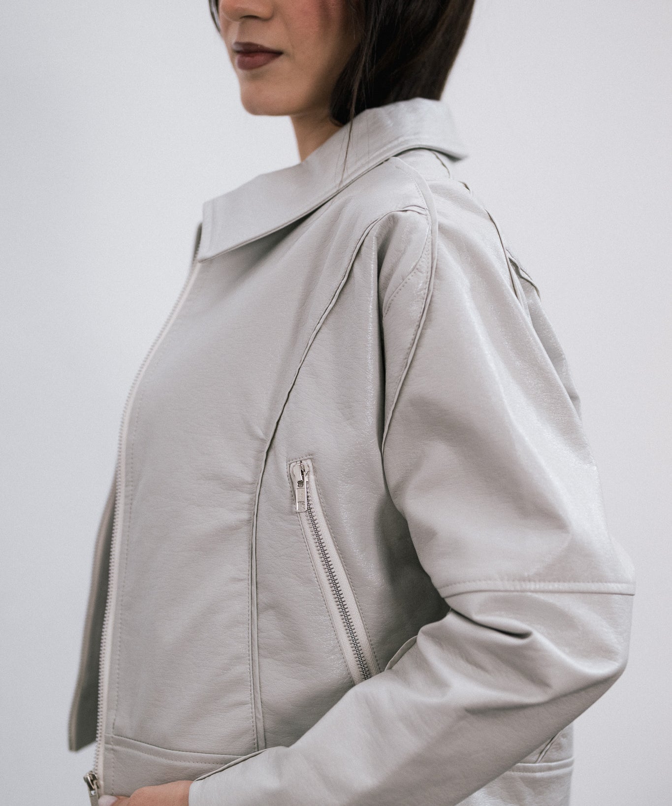 Campera Over Bone de simil cuero