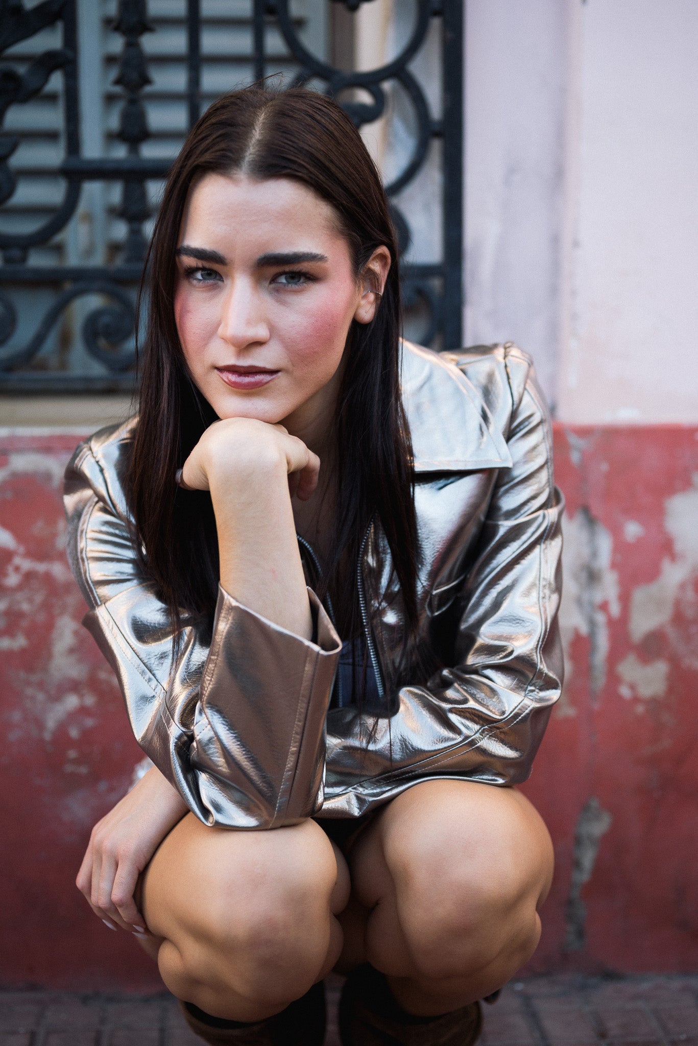 Campera Crop Metal de simil cuero